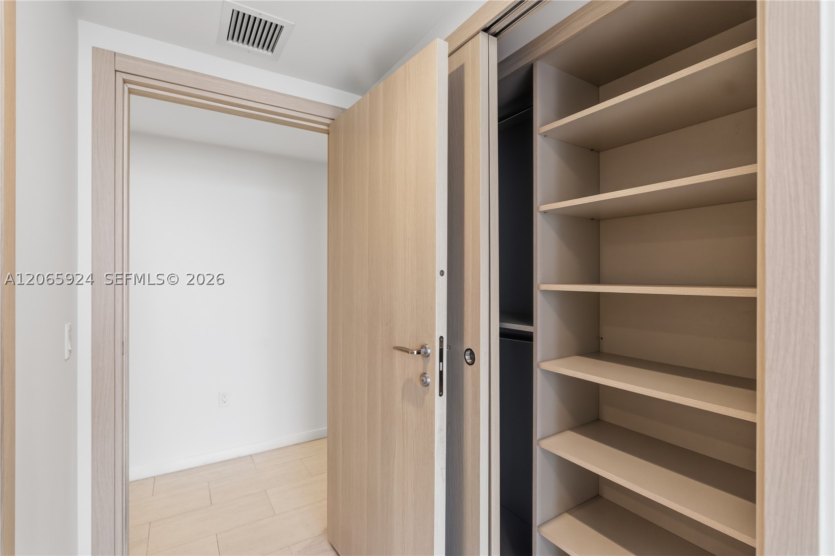 1000 Brickell Plz #1902, Miami FL 33131