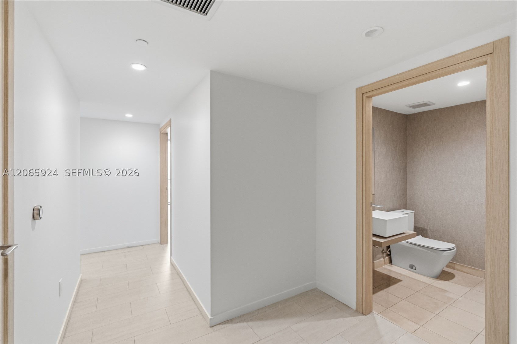 1000 Brickell Plz #1902, Miami FL 33131