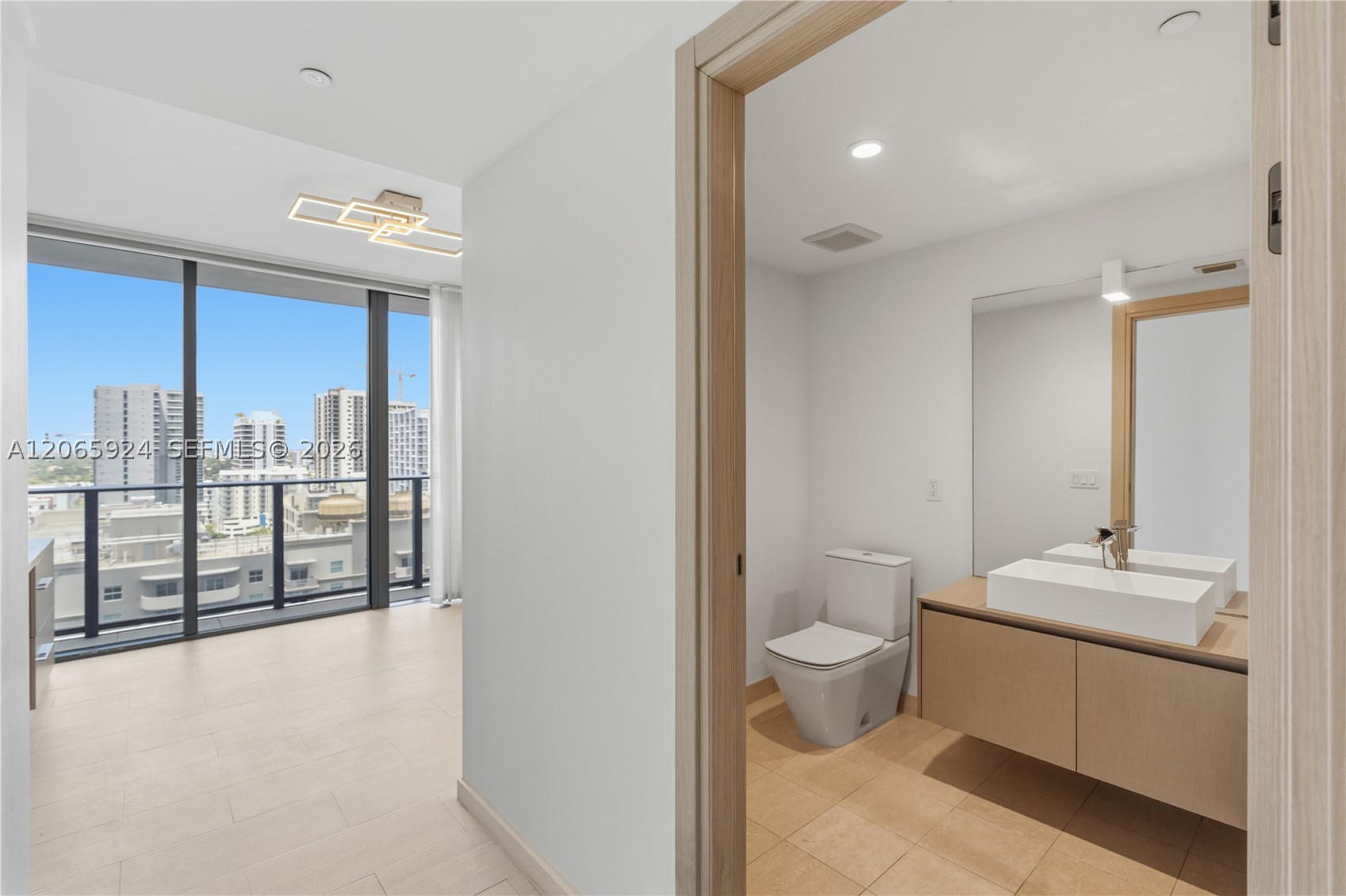 1000 Brickell Plz #1902, Miami FL 33131