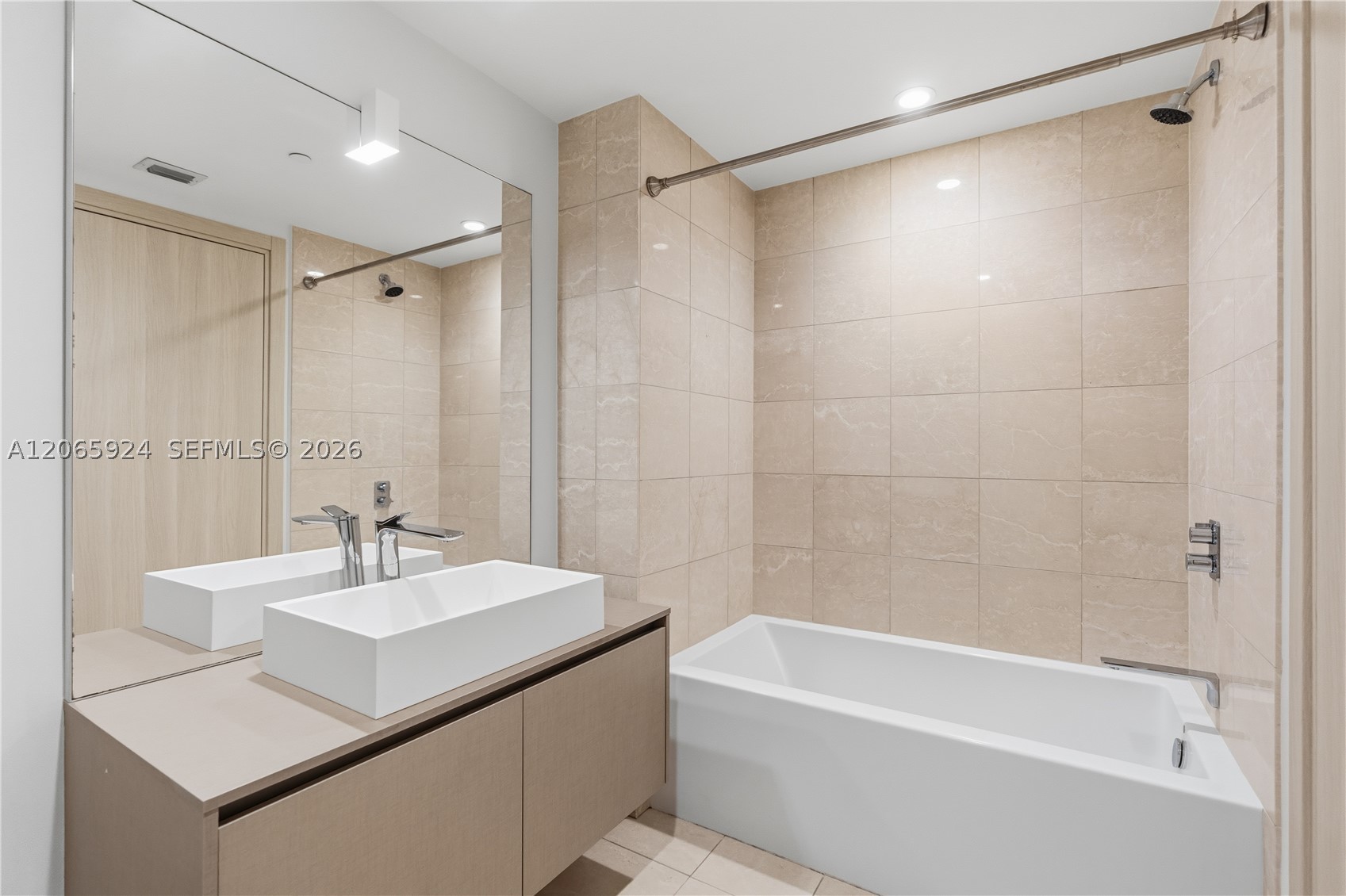 1000 Brickell Plz #1902, Miami FL 33131