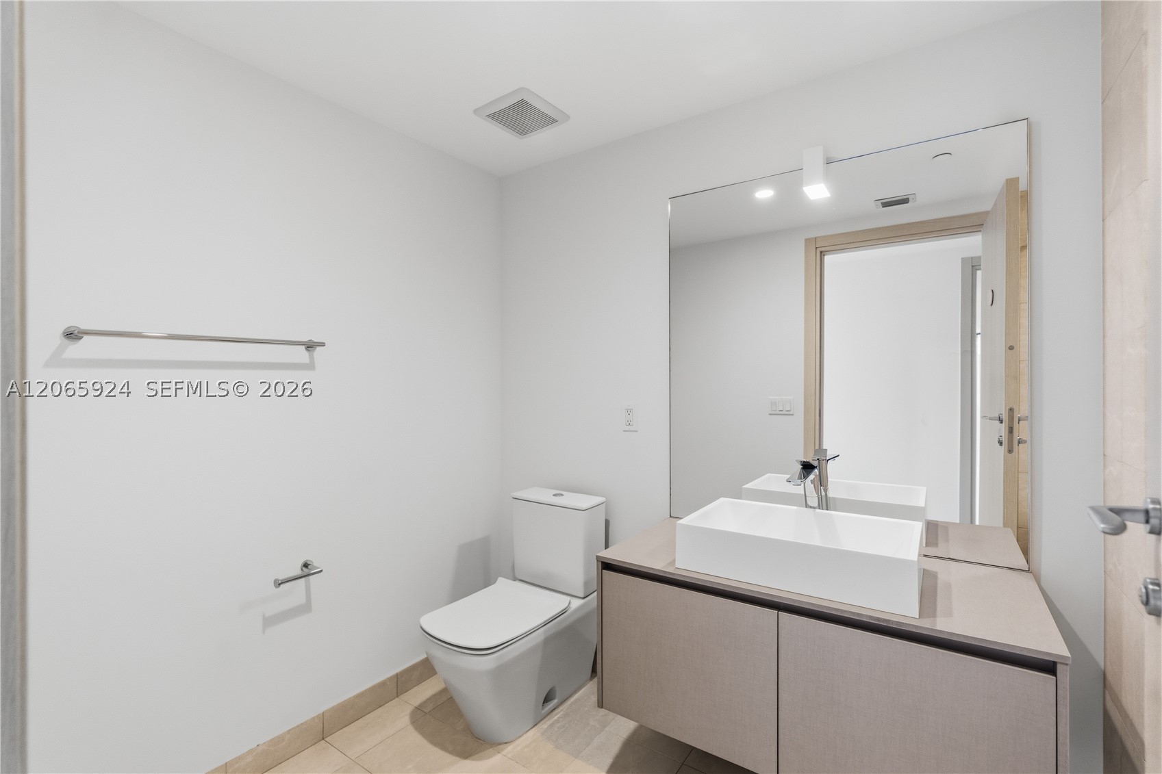 1000 Brickell Plz #1902, Miami FL 33131