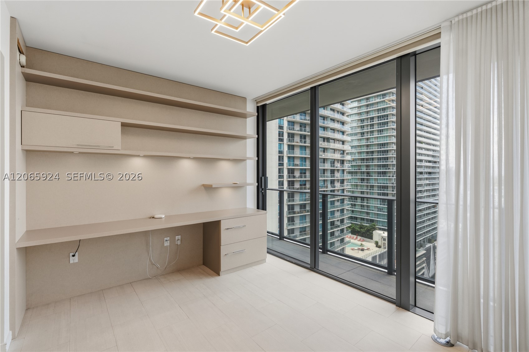1000 Brickell Plz #1902, Miami FL 33131