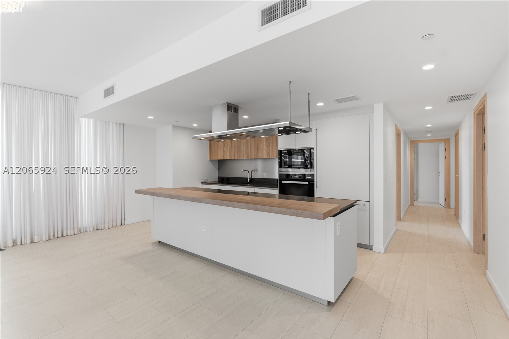 1000 Brickell Plz #1902, Miami FL 33131