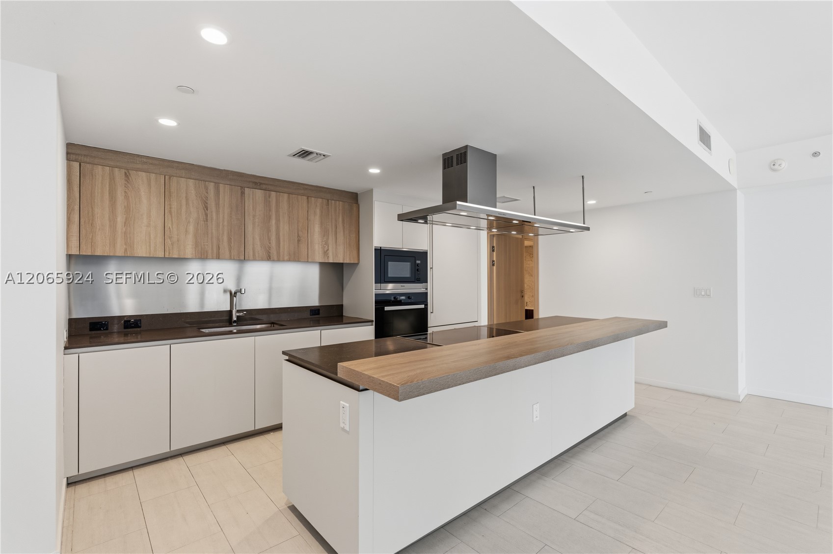 1000 Brickell Plz #1902, Miami FL 33131