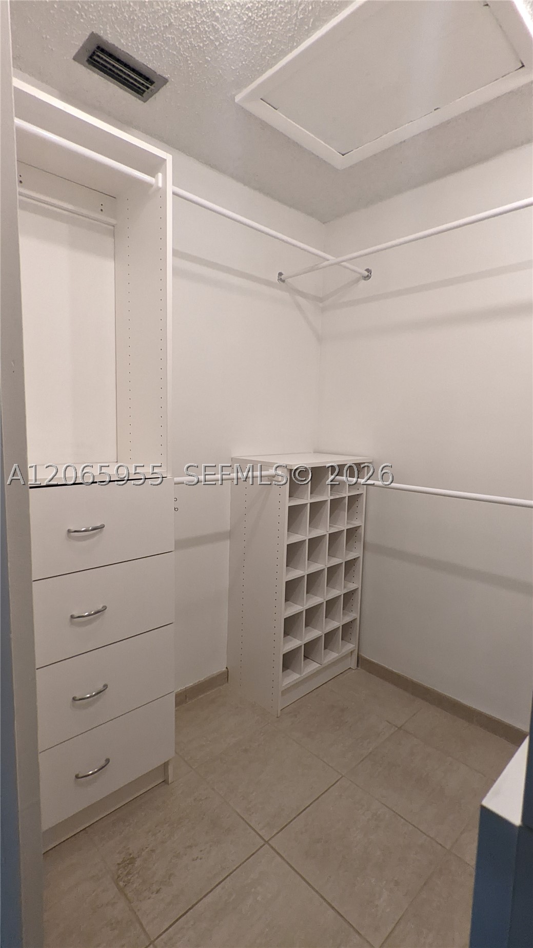 460 Lakeview Dr #4, Weston FL 33326