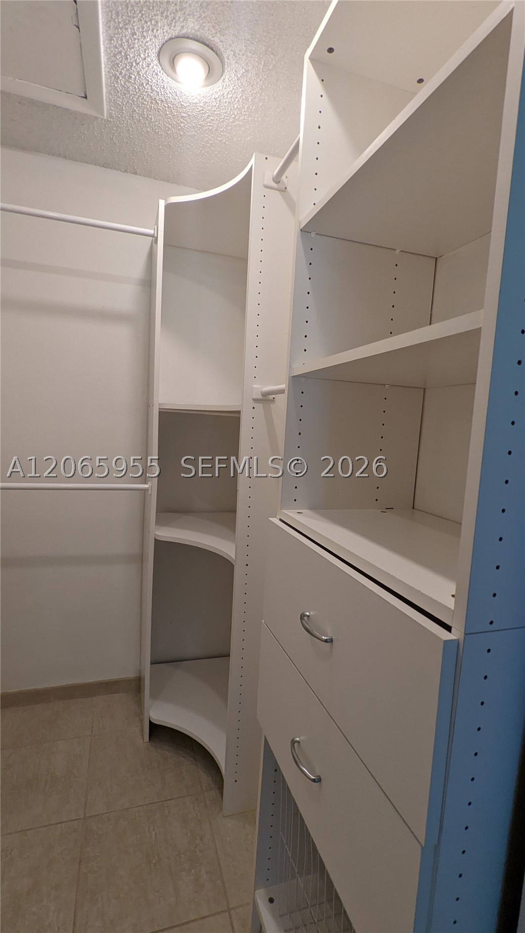 460 Lakeview Dr #4, Weston FL 33326