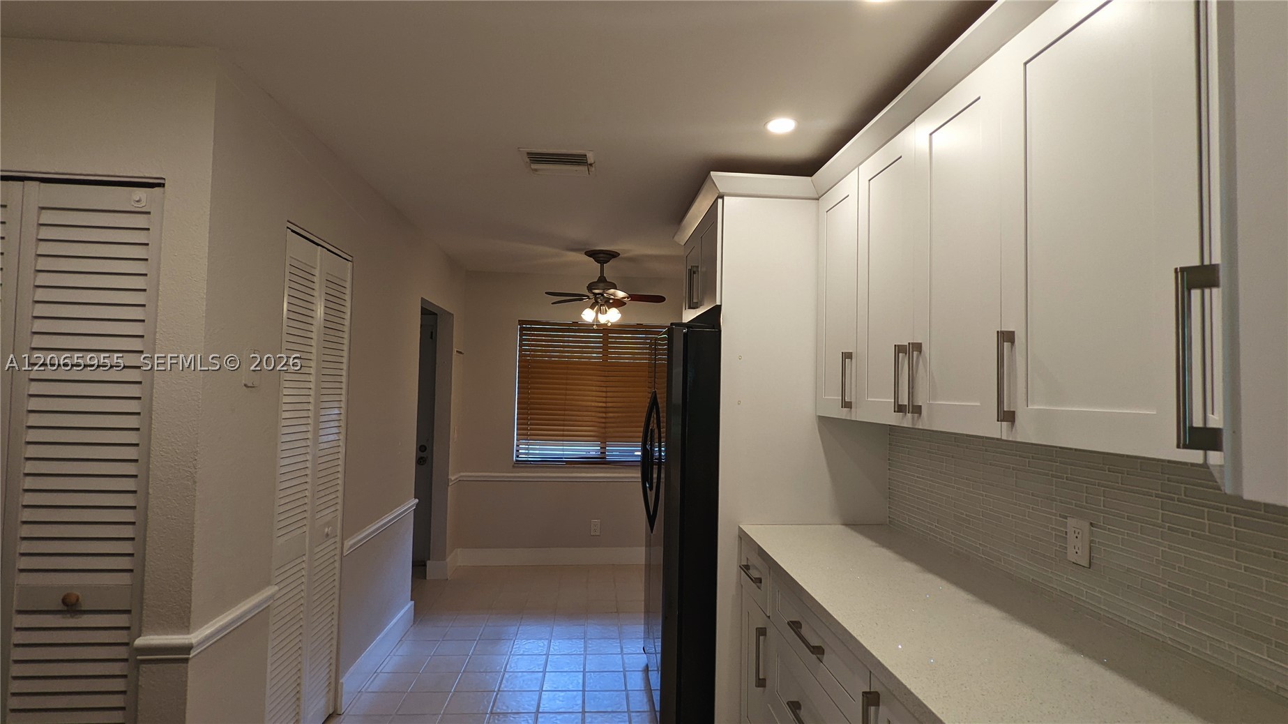 460 Lakeview Dr #4, Weston FL 33326