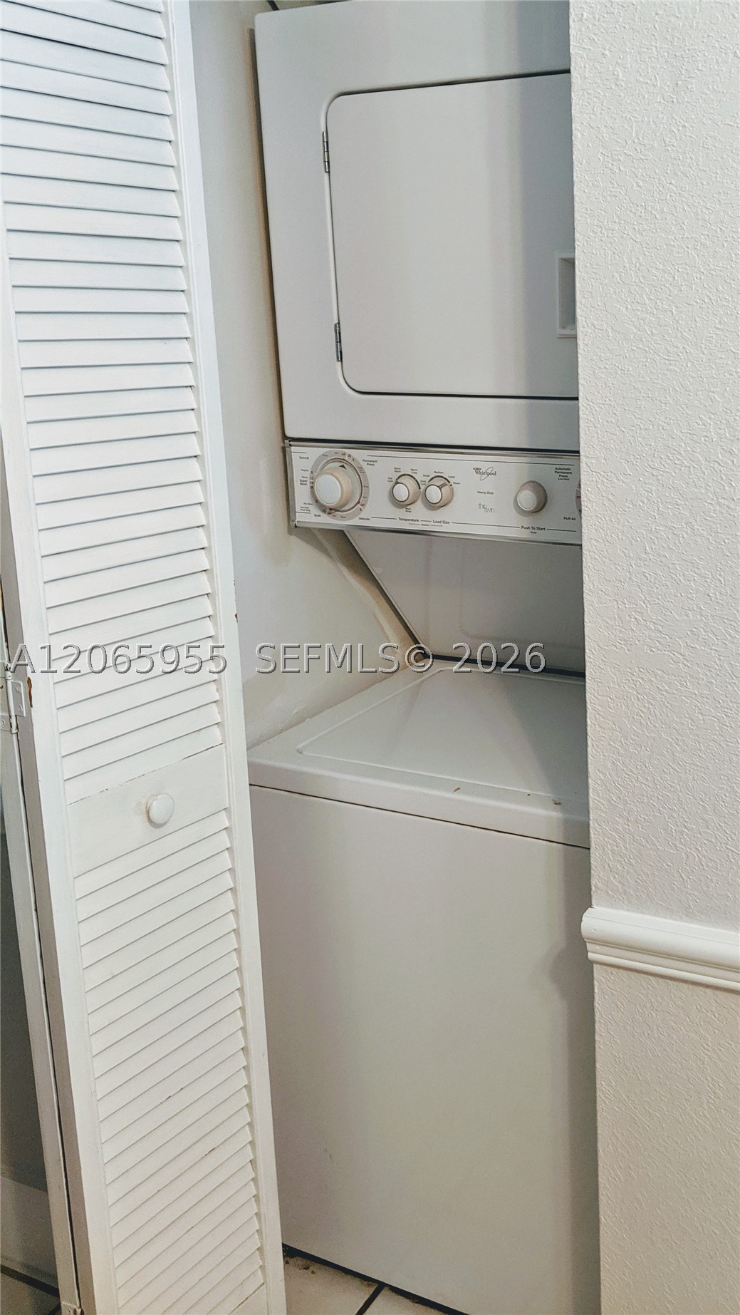 460 Lakeview Dr #4, Weston FL 33326