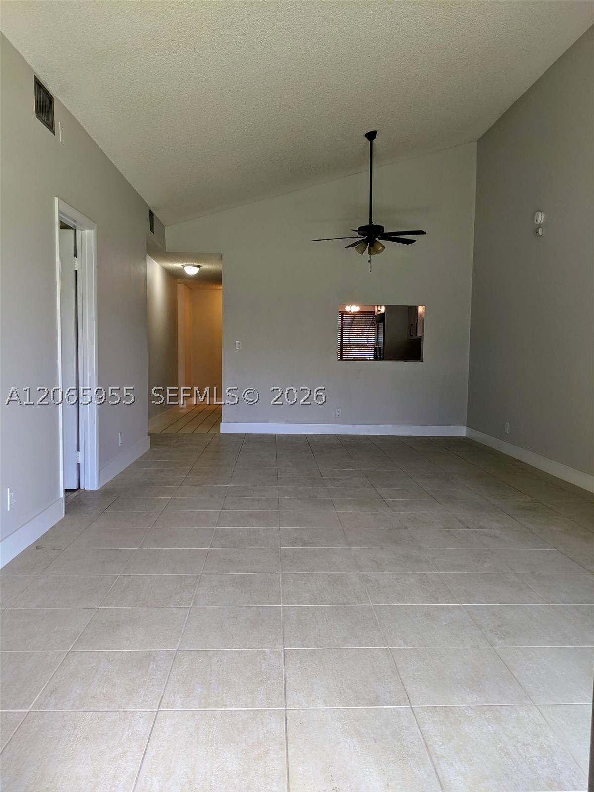 460 Lakeview Dr #4, Weston FL 33326