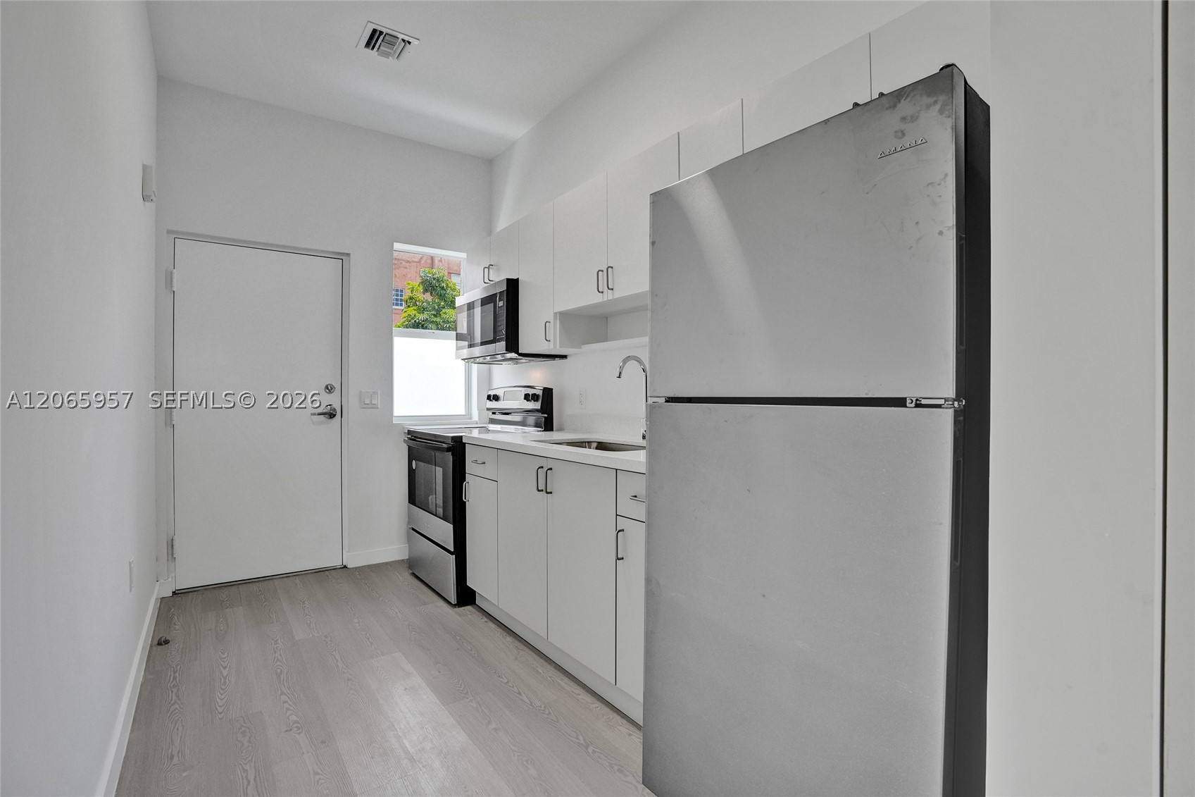 1567 NW 1st St #6, Miami FL 33125