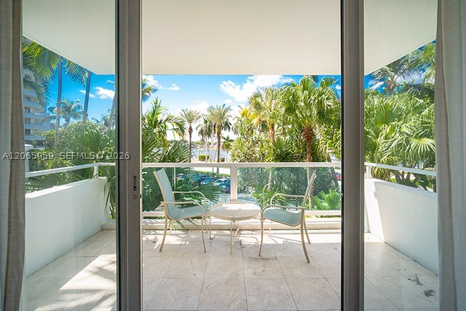 5161 Collins Ave #306, Miami Beach FL 33140