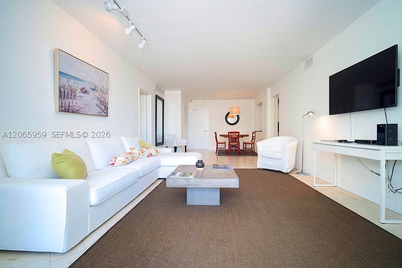 5161 Collins Ave #306, Miami Beach FL 33140