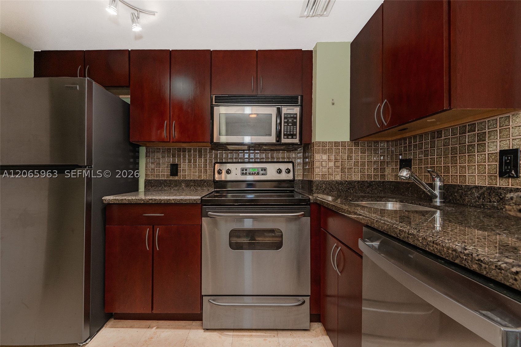 770 Claughton Island Dr #809, Miami FL 33131
