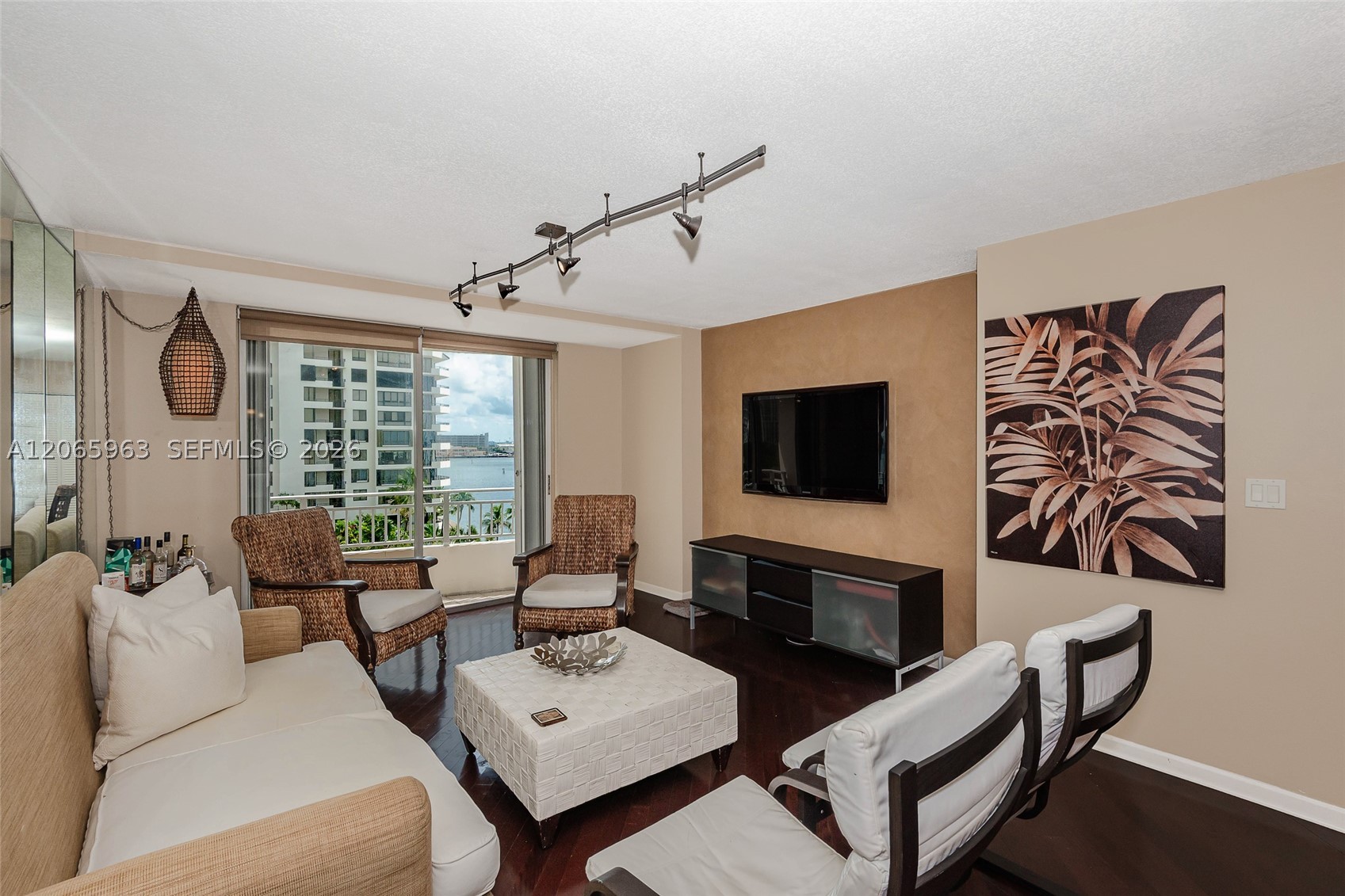 770 Claughton Island Dr #809, Miami FL 33131