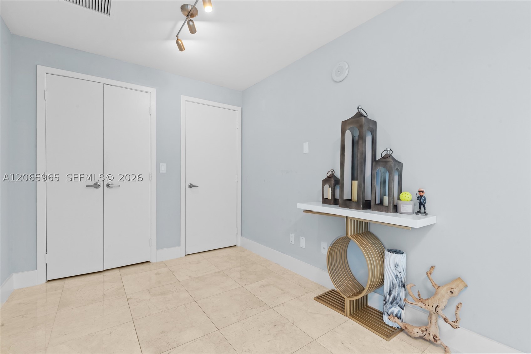 888 Biscayne Blvd #4203, Miami FL 33132