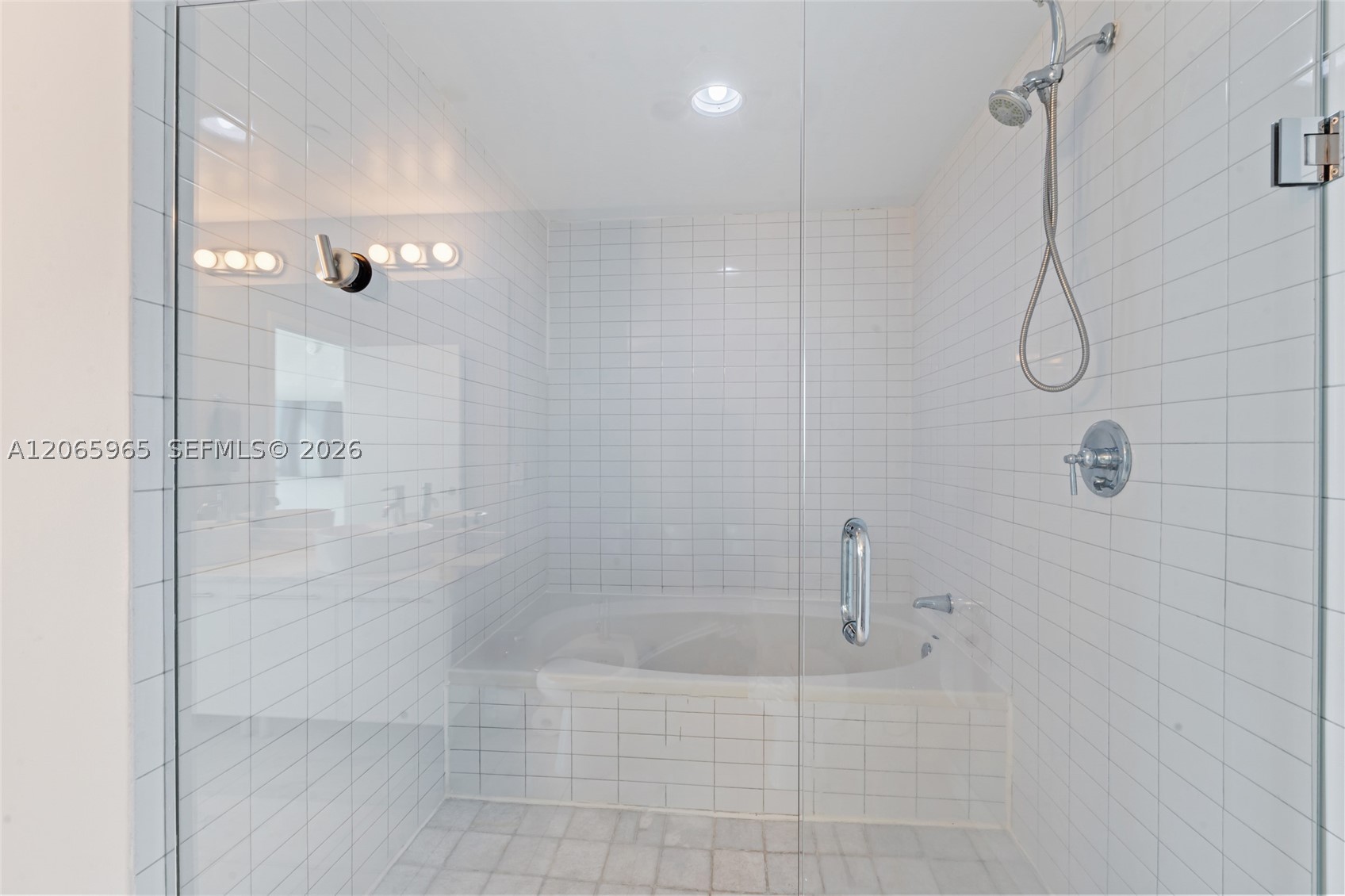 888 Biscayne Blvd #4203, Miami FL 33132