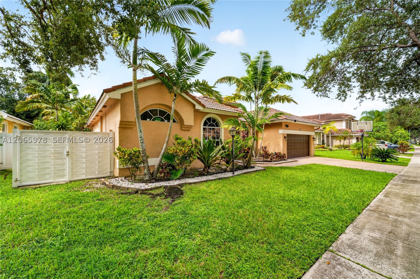 12617 NW 23rd St, Pembroke Pines FL 33028