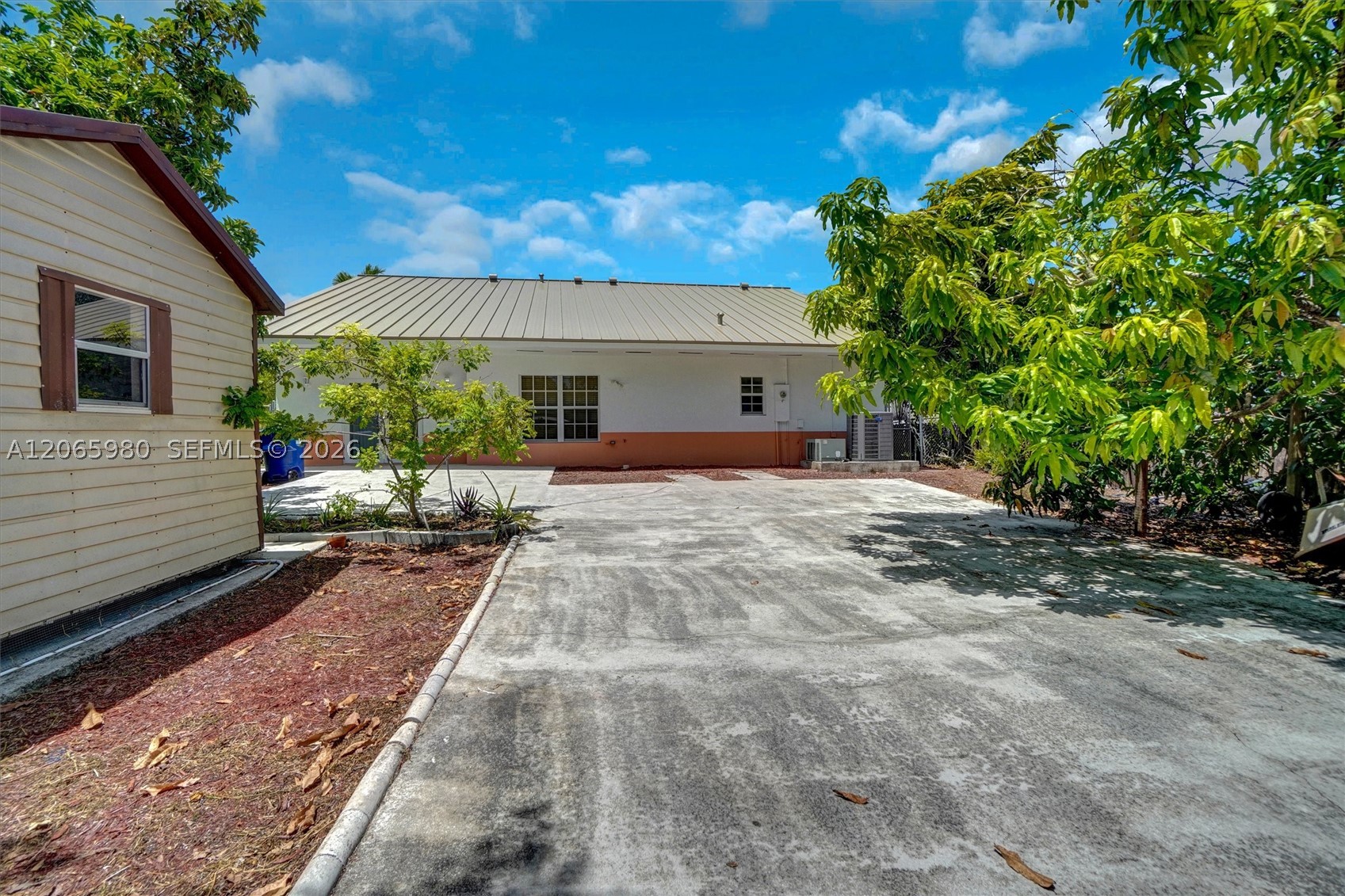 25 Ludlam Dr, Miami Springs FL 33166