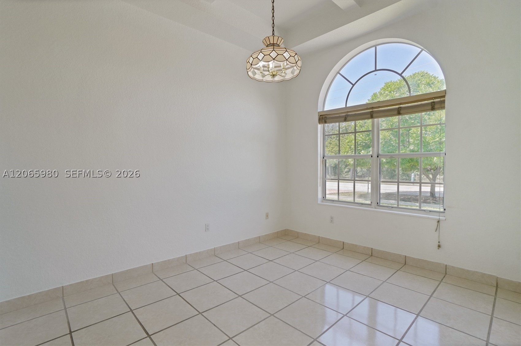 25 Ludlam Dr, Miami Springs FL 33166
