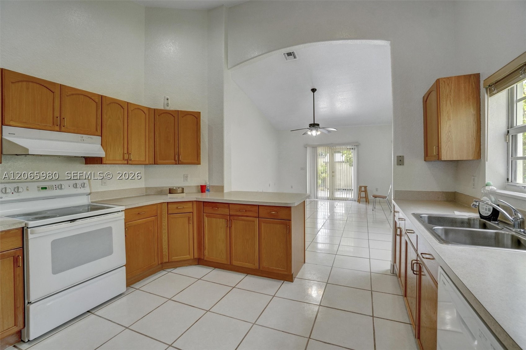 25 Ludlam Dr, Miami Springs FL 33166