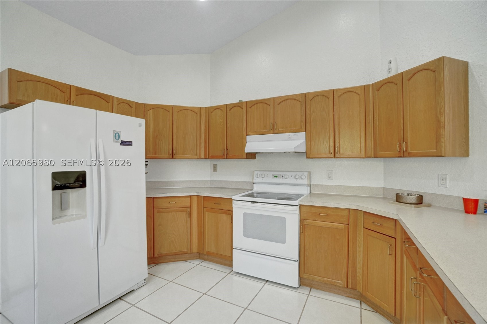 25 Ludlam Dr, Miami Springs FL 33166