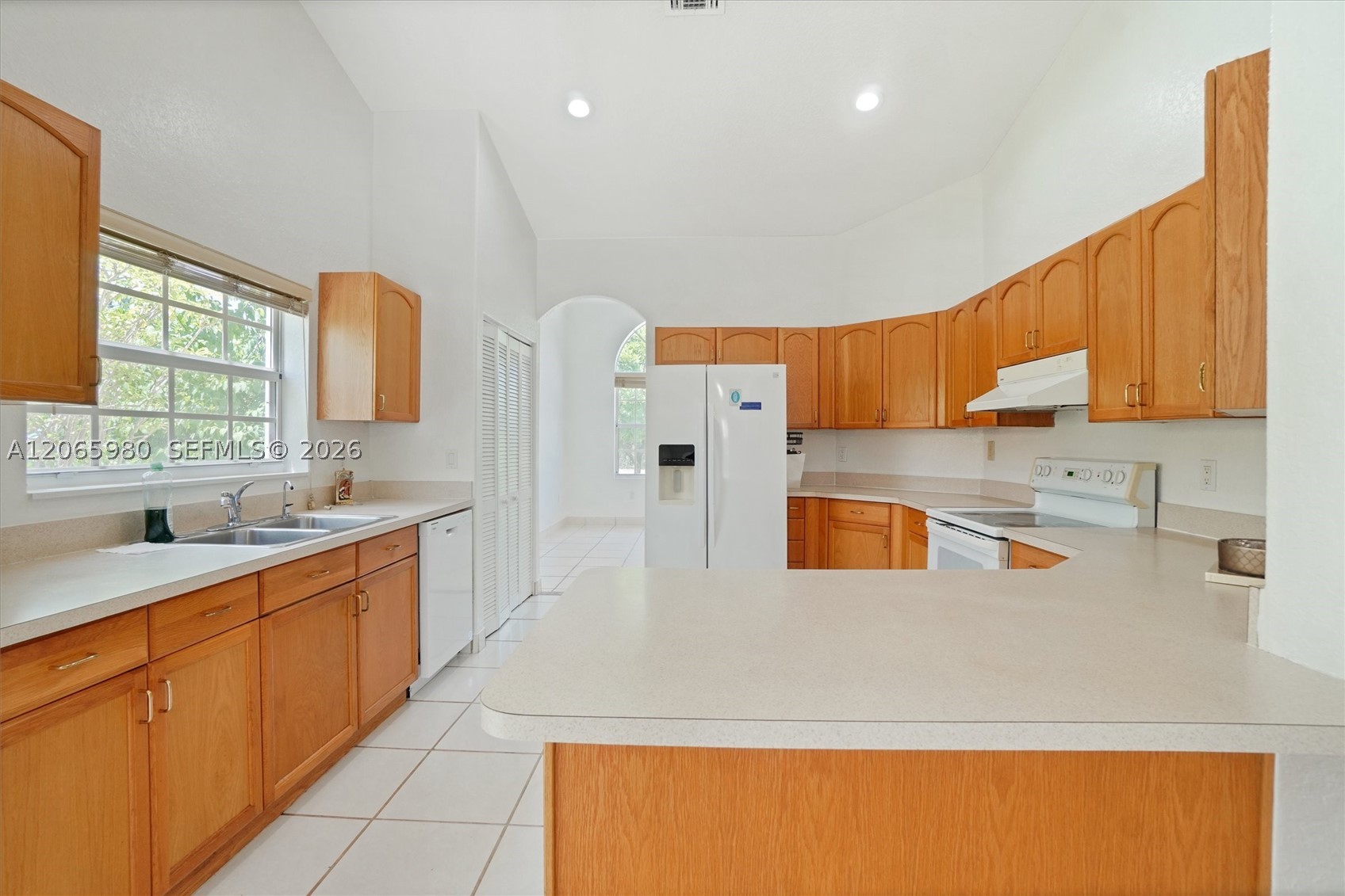 25 Ludlam Dr, Miami Springs FL 33166