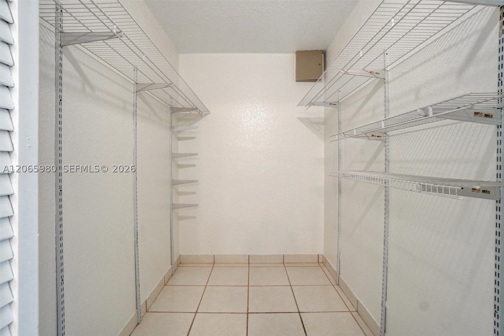 25 Ludlam Dr, Miami Springs FL 33166