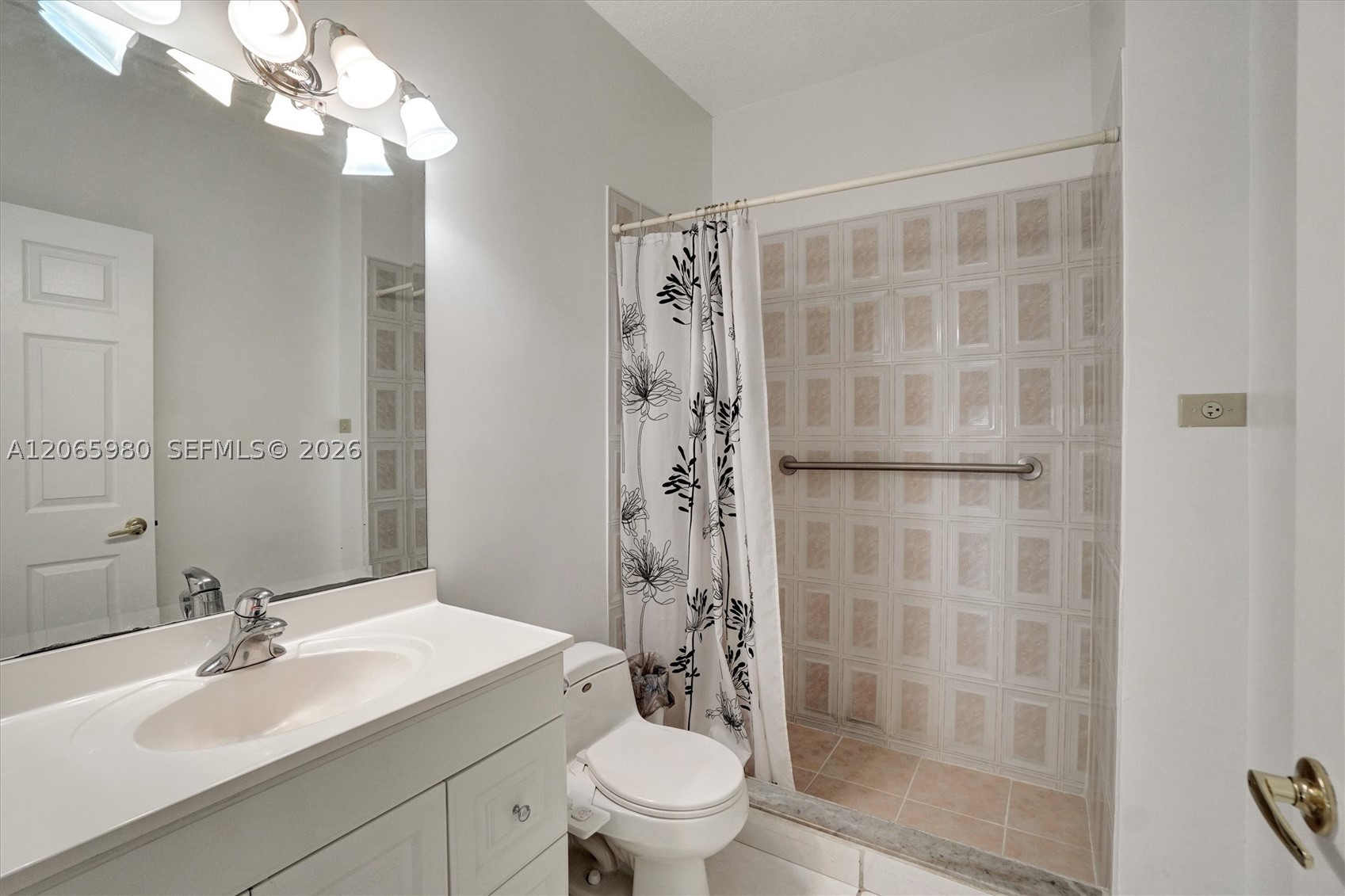 25 Ludlam Dr, Miami Springs FL 33166