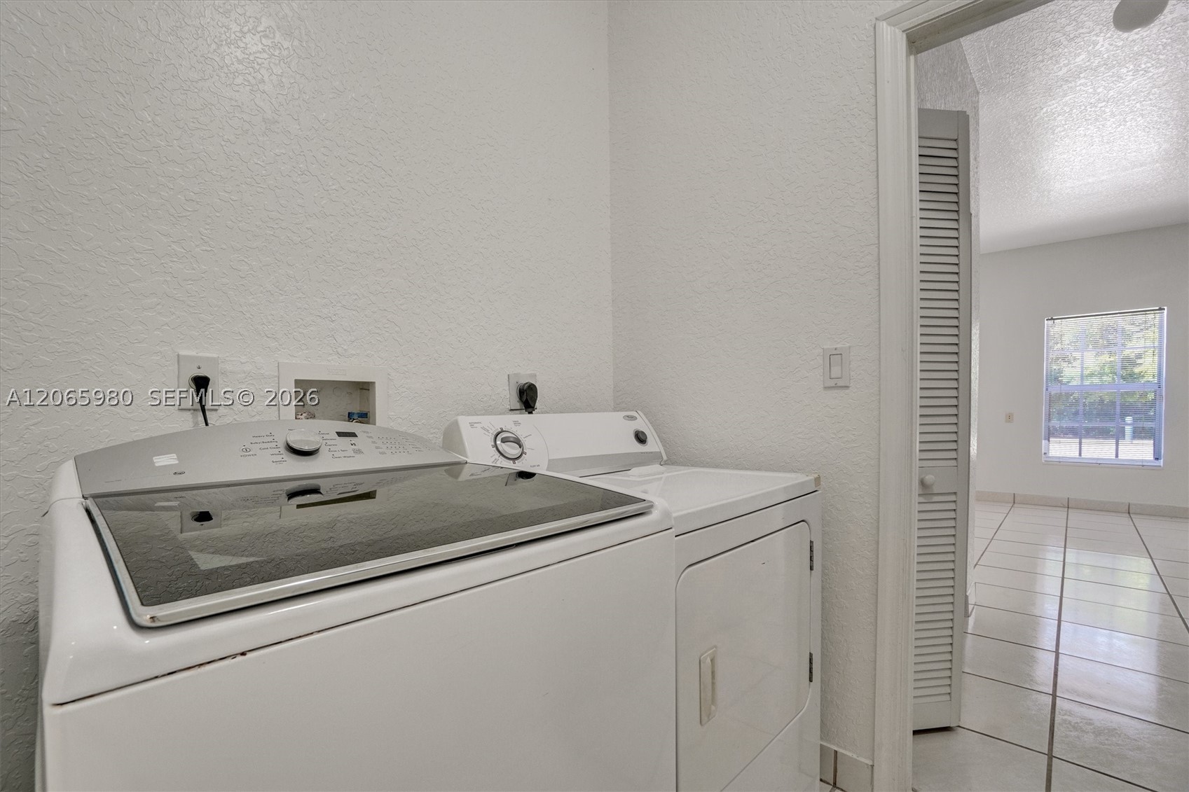 25 Ludlam Dr, Miami Springs FL 33166