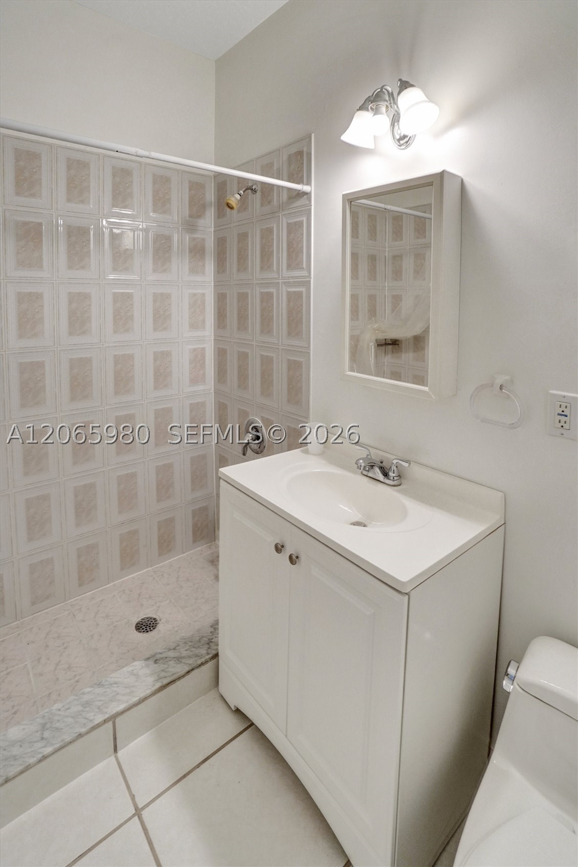 25 Ludlam Dr, Miami Springs FL 33166
