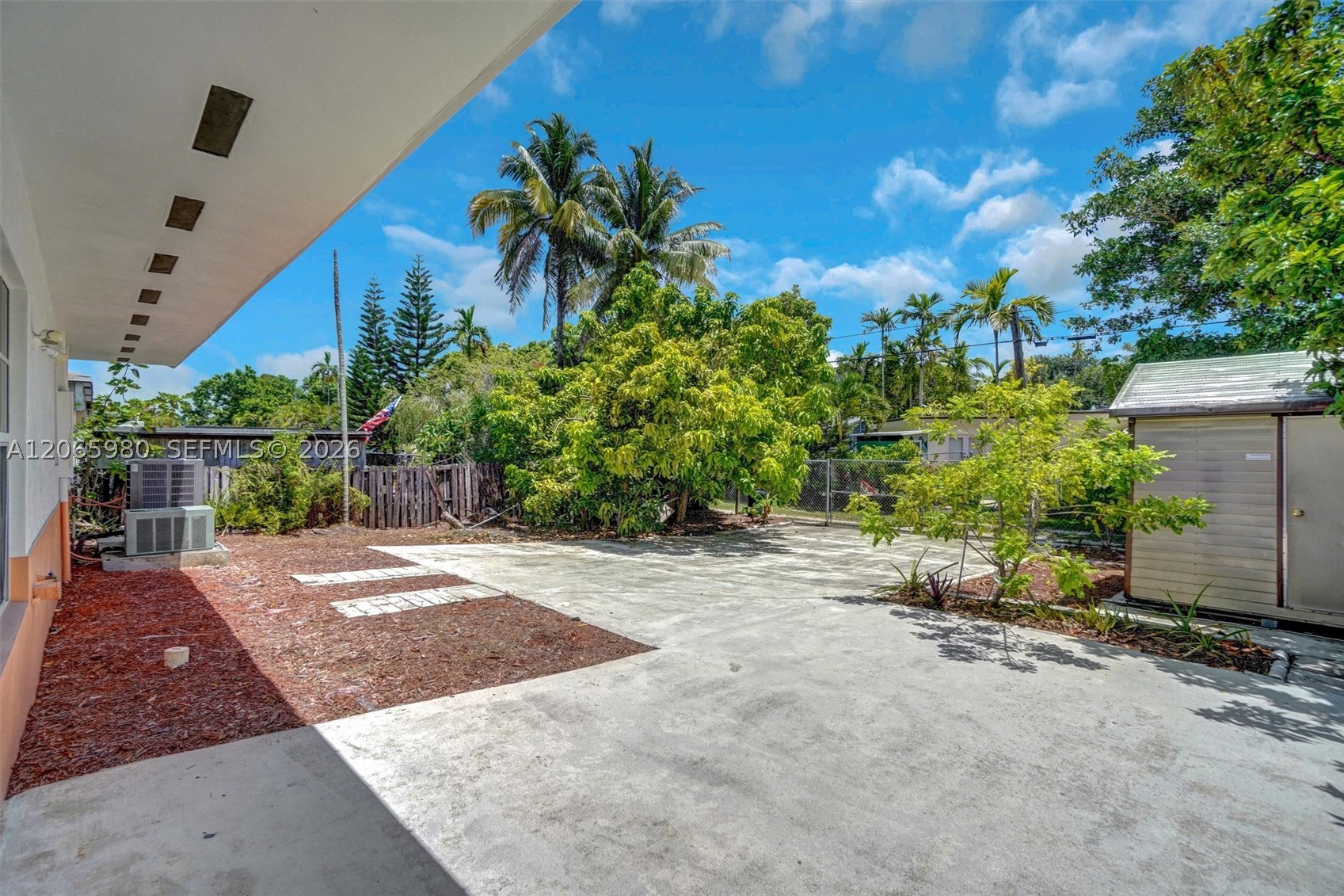 25 Ludlam Dr, Miami Springs FL 33166