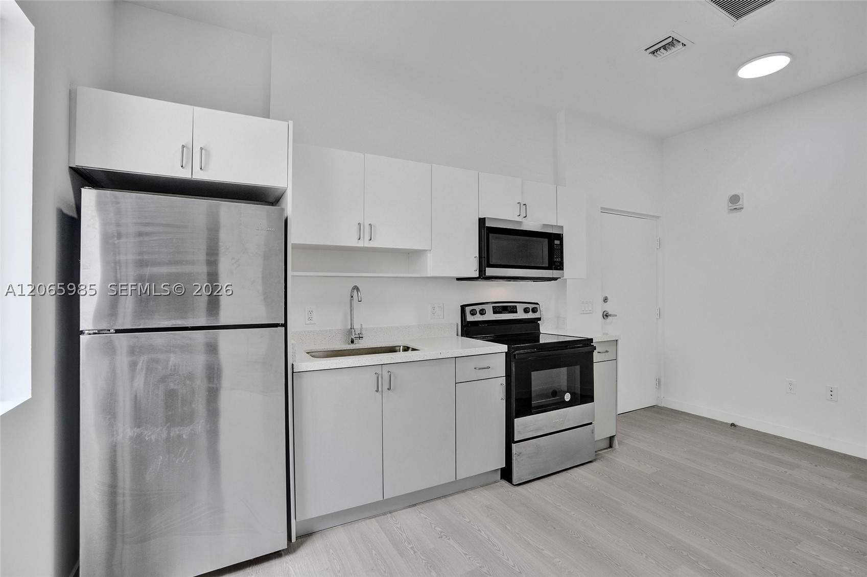1567 NW 1st St #14, Miami FL 33125