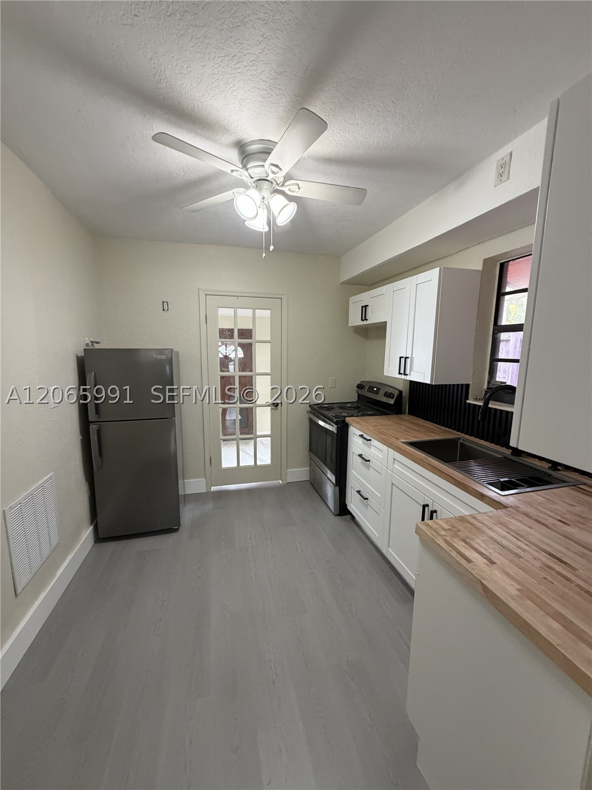 2424 SW 21st Ter #IN-LAW DETACHD, Miami FL 33145