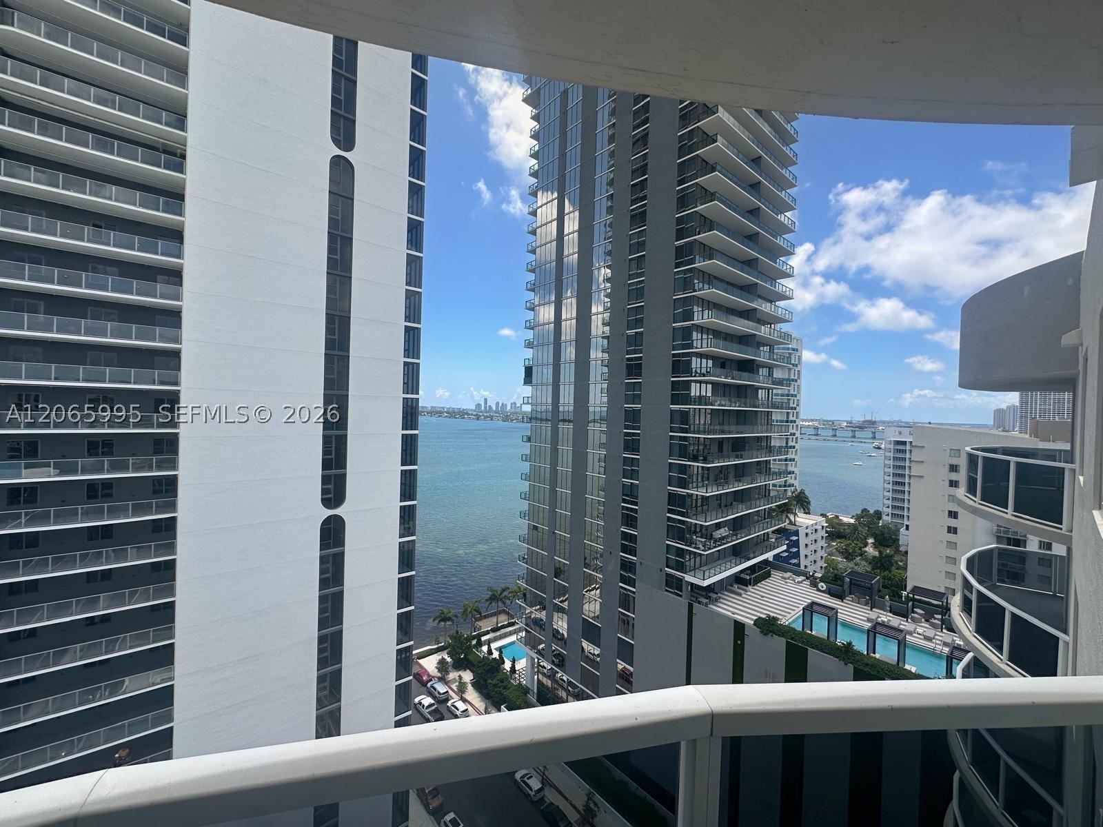601 NE 23rd St #PH02, Miami FL 33137