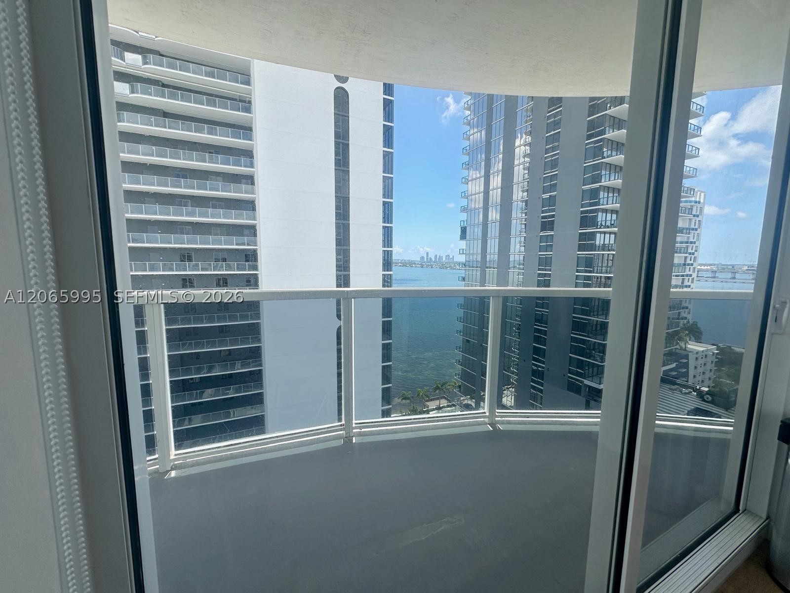 601 NE 23rd St #PH02, Miami FL 33137