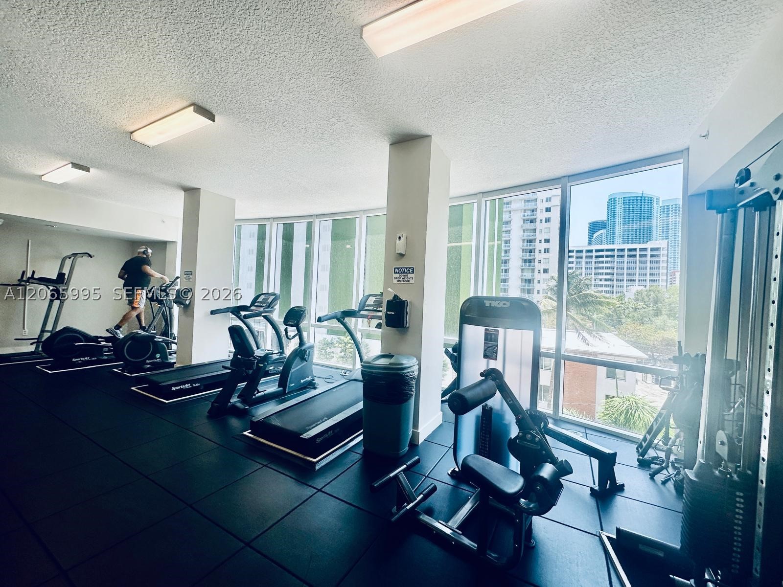 601 NE 23rd St #PH02, Miami FL 33137