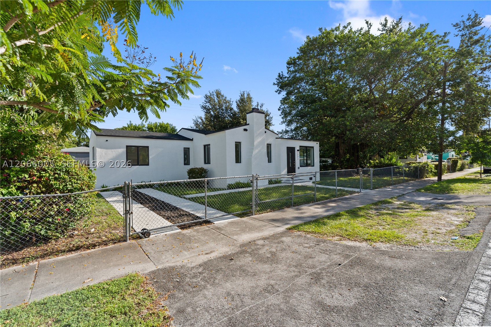1771 NW 48th St, Miami FL 33142