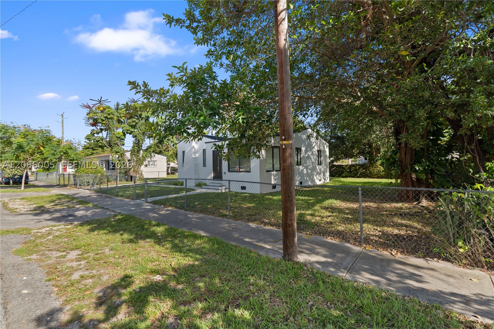 1771 NW 48th St, Miami FL 33142