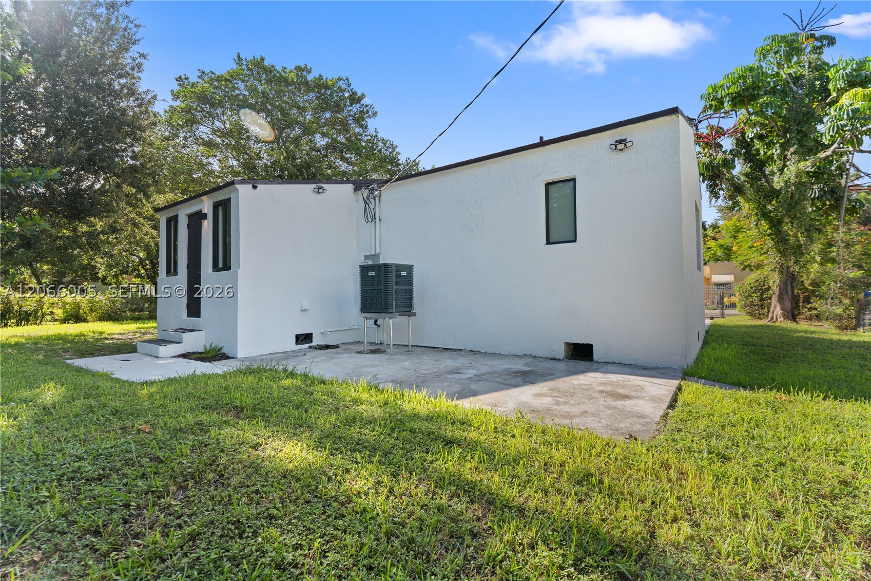 1771 NW 48th St, Miami FL 33142