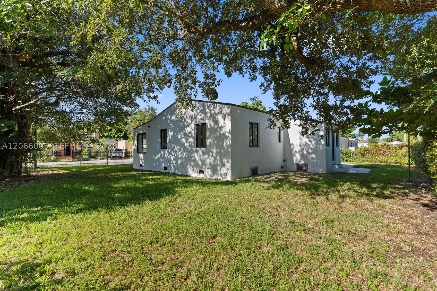 1771 NW 48th St, Miami FL 33142