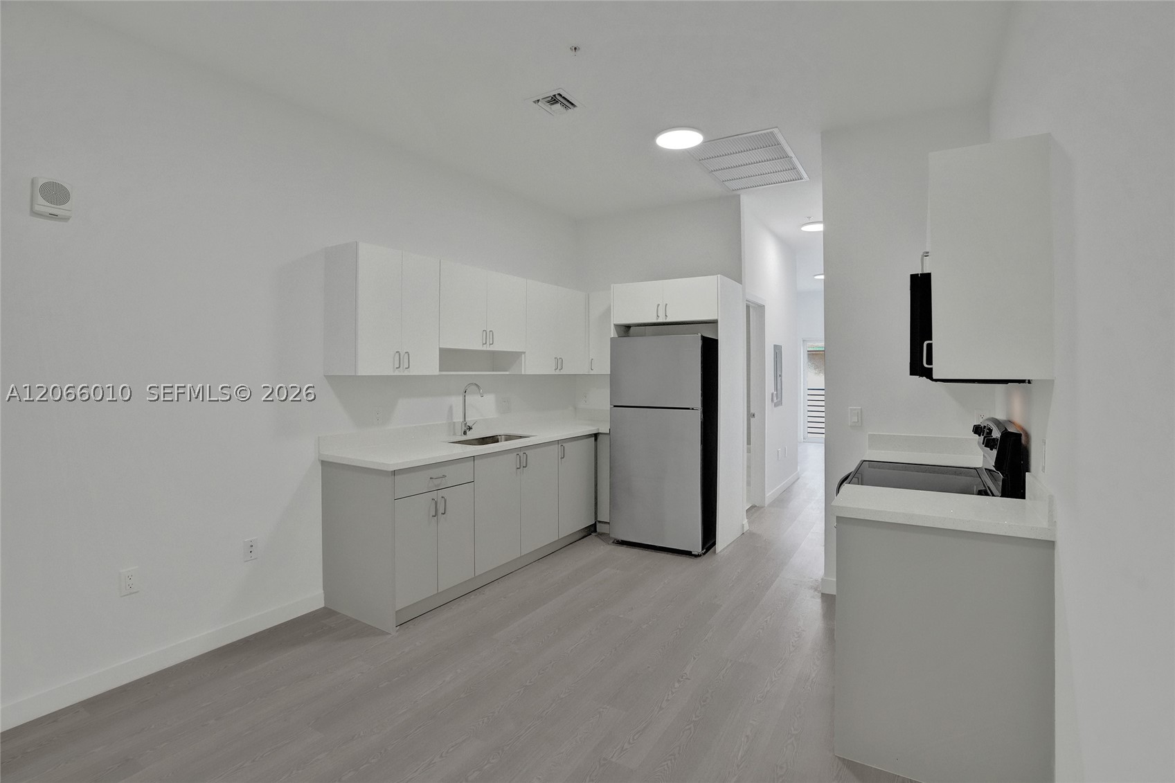 1567 NW 1st St #10, Miami FL 33125