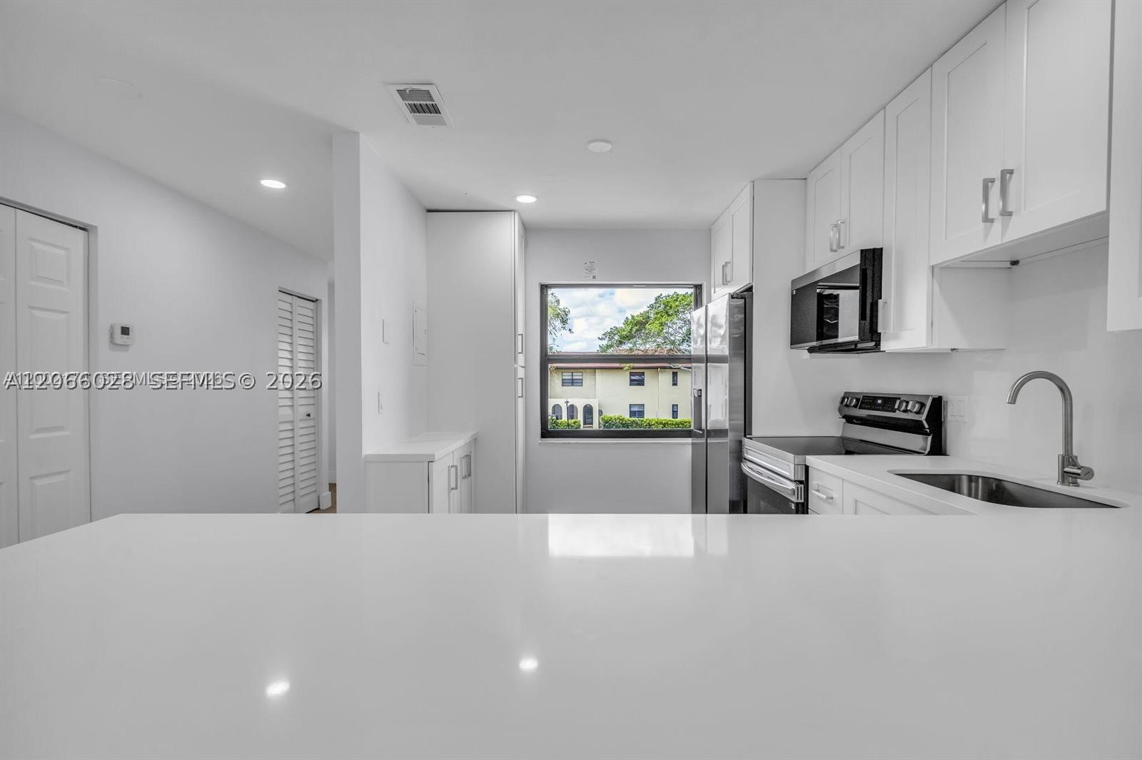 8535 Casa Del Lago #F, Boca Raton FL 33433