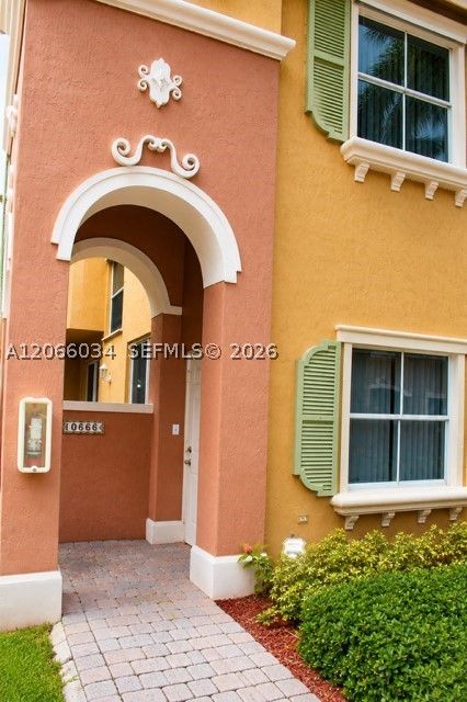 10666 SW 7th St #2106, Pembroke Pines FL 33025