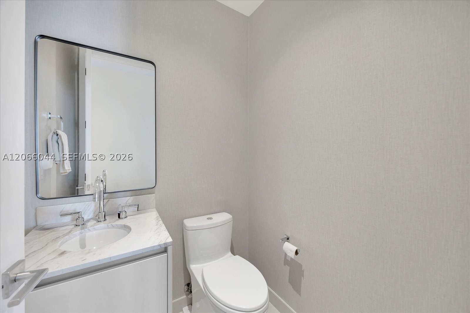 2821 S Bayshore Dr #11B, Miami FL 33133