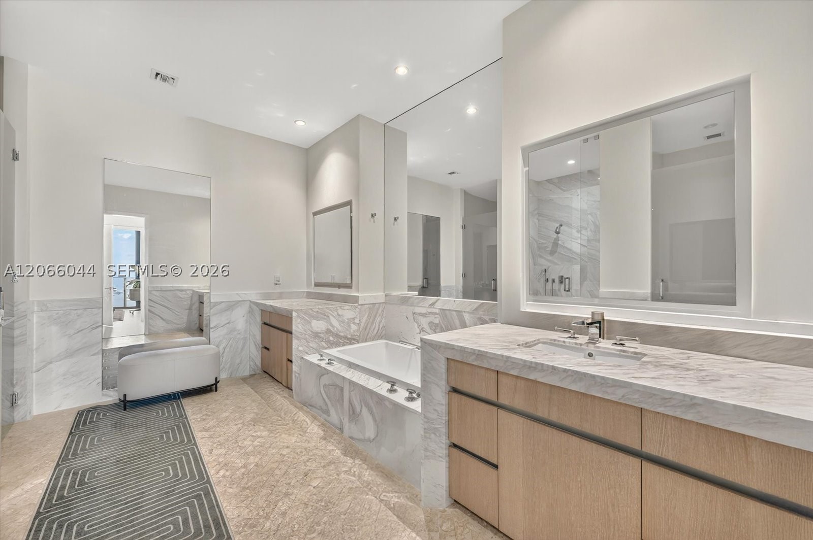2821 S Bayshore Dr #11B, Miami FL 33133