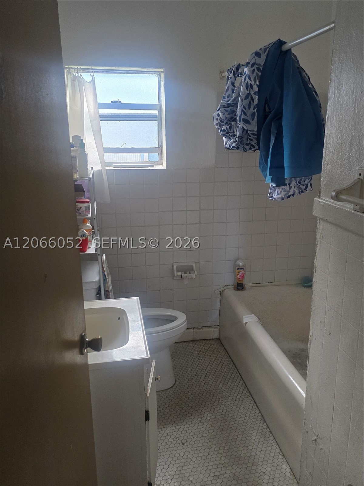 1368 NW 56th St, Miami FL 33142