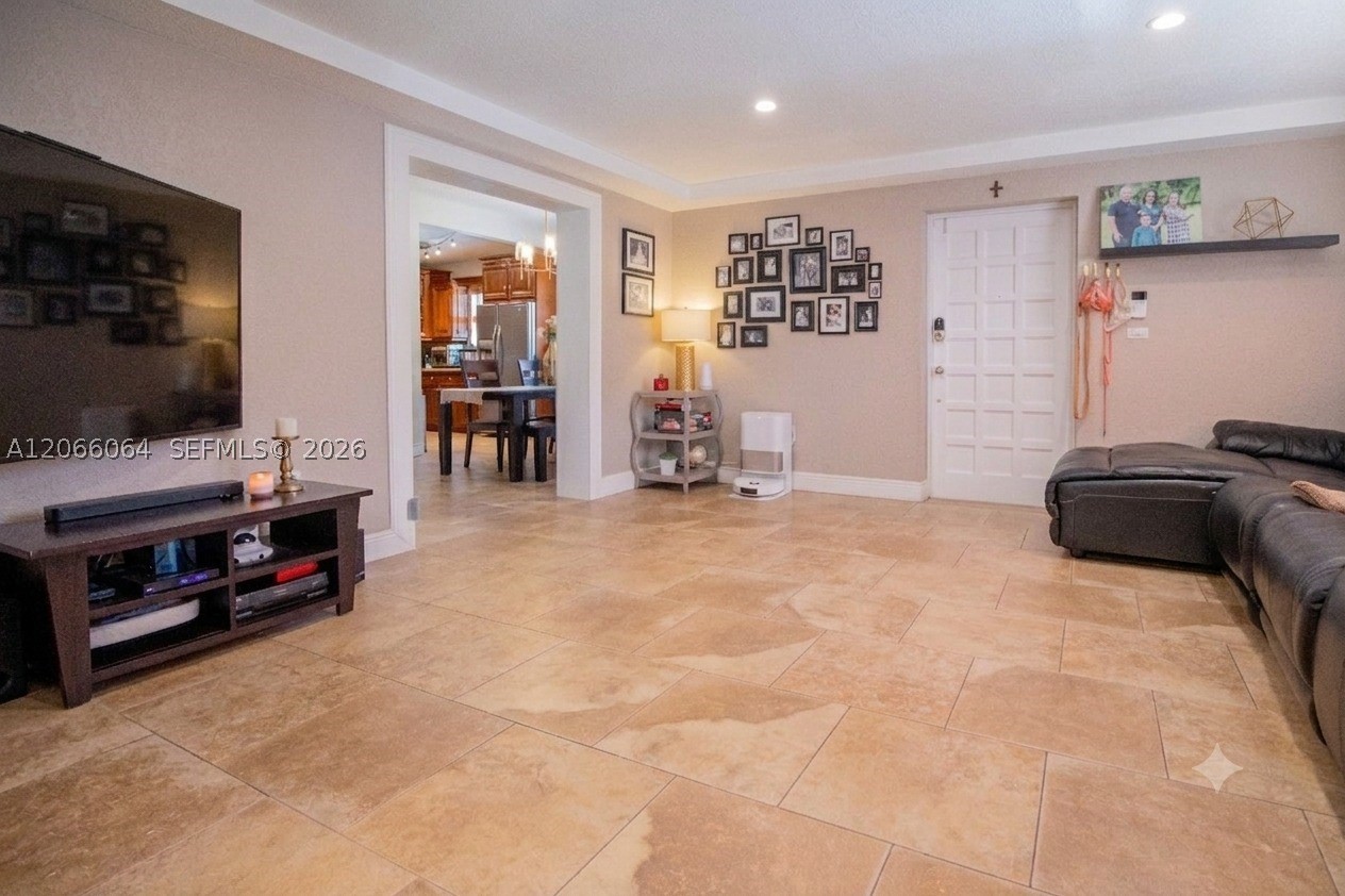 3500 SW 13th St, Miami FL 33145