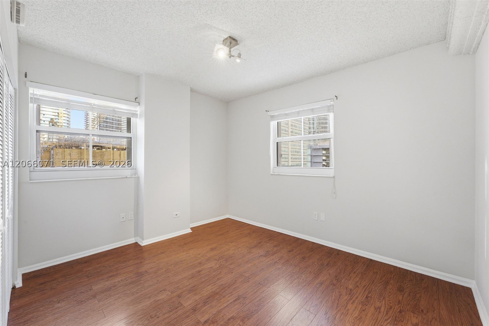 185 SE 14th Ter #1010, Miami FL 33131