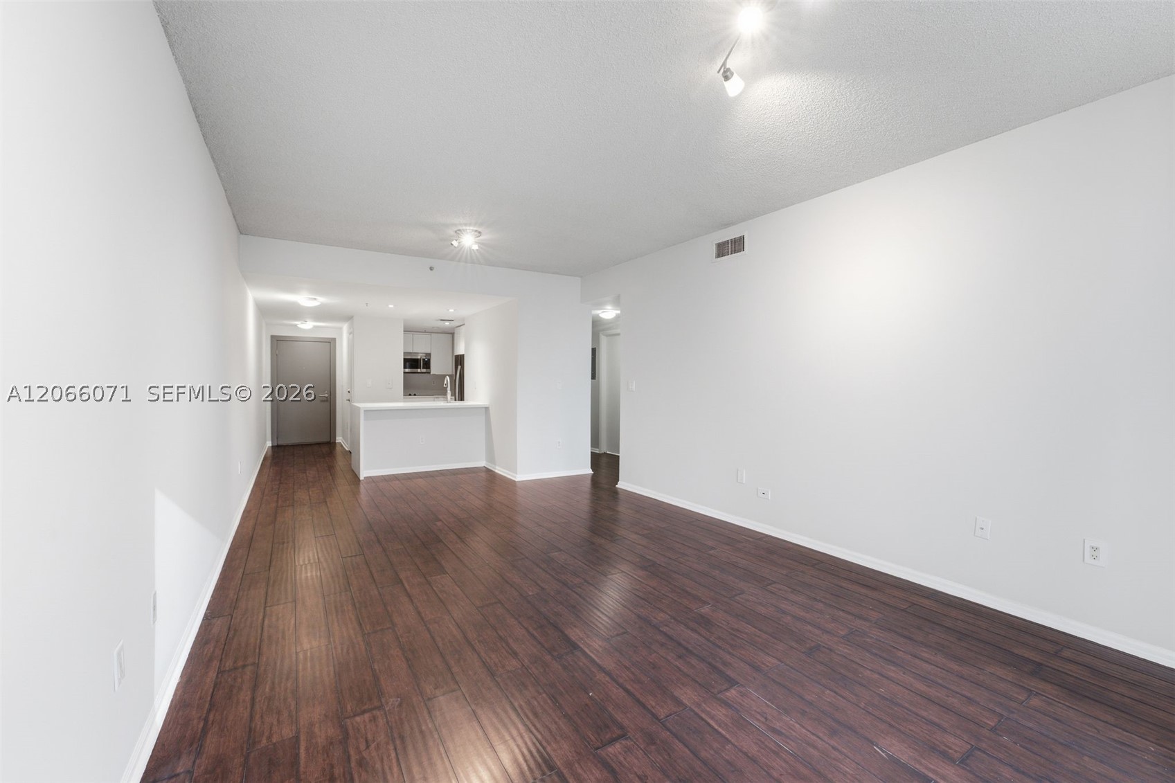 185 SE 14th Ter #1010, Miami FL 33131