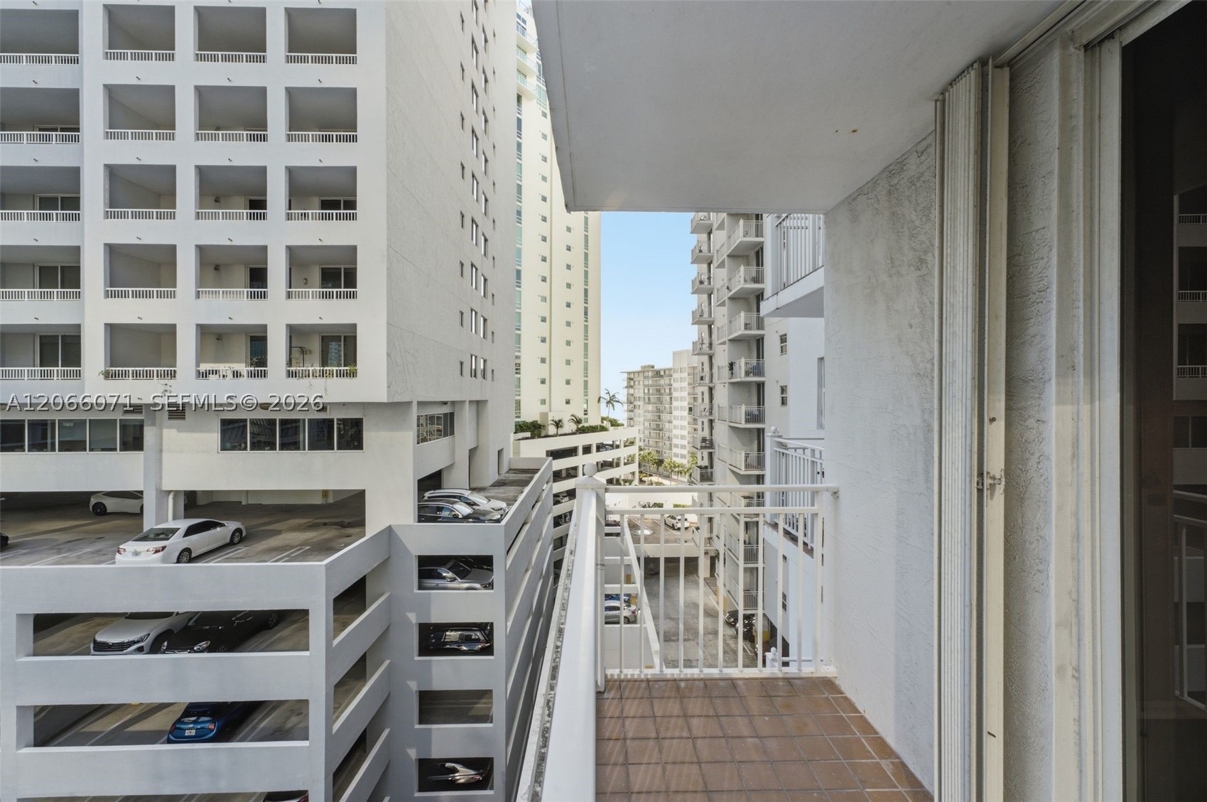 185 SE 14th Ter #1010, Miami FL 33131